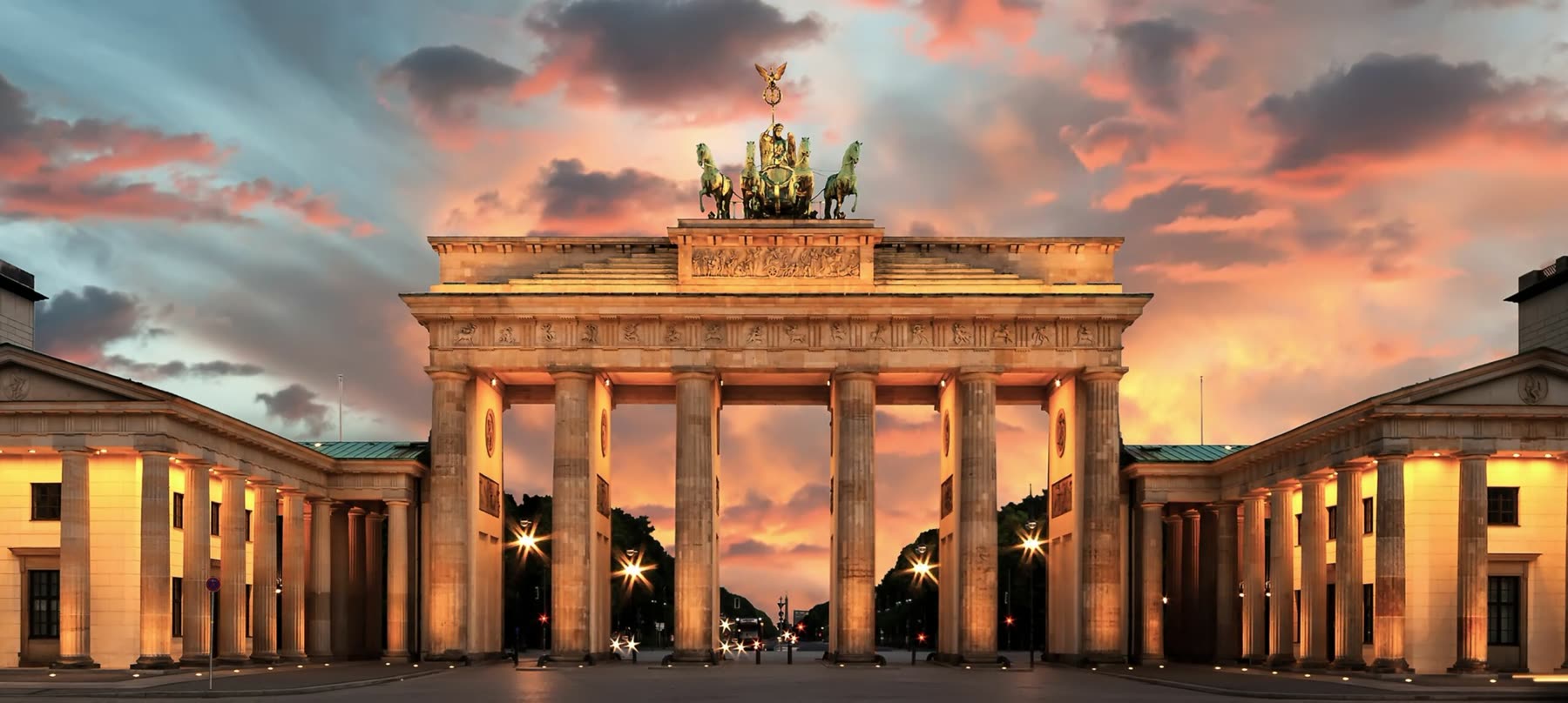 Das Brandenburger Tor in Berlin am Abend
